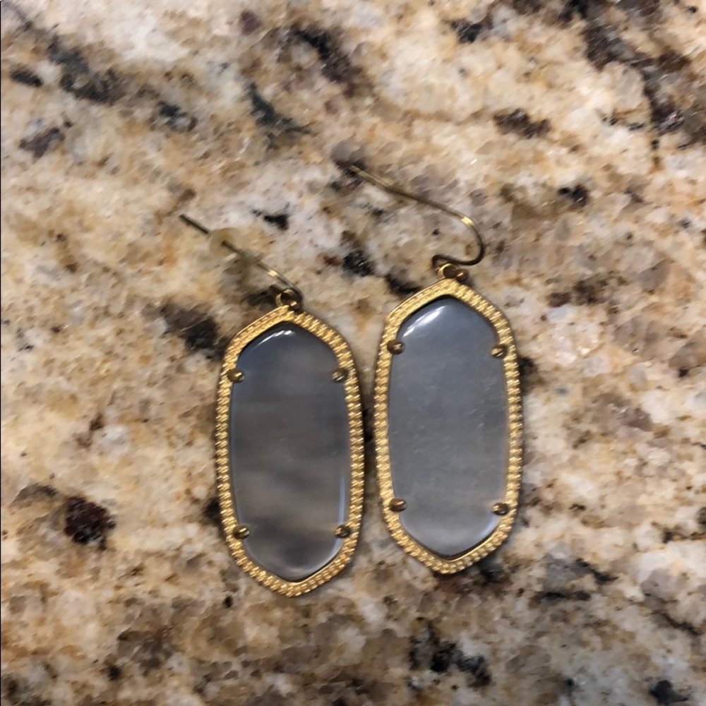 Grey small Kendra Scott earnings